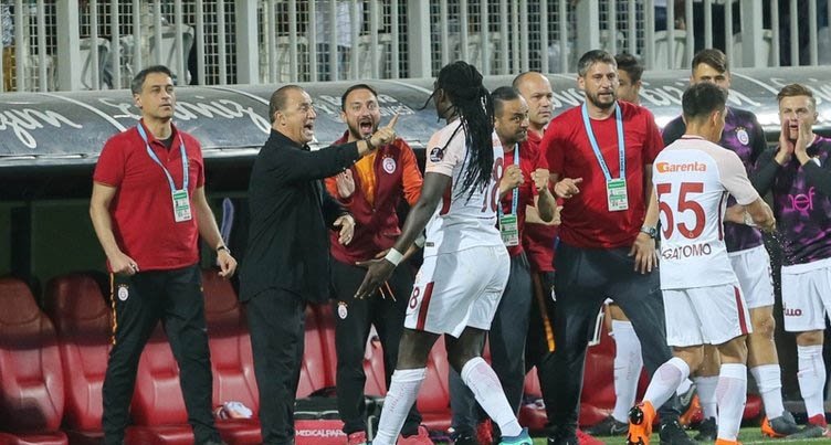 Galatasaray’da sürpriz veda...