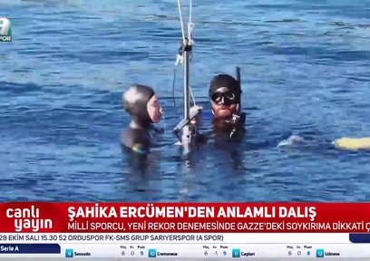 Şahika Ercümen Gazze için dalıp dünya rekoru kırdı