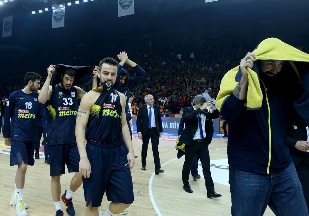 Abdi İpekçi’de Luigi Datome başından yaralandı