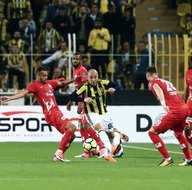 Fenerbahçe-Antalyaspor mücadelesinden kareler