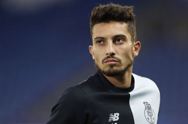 Yıldız isim rekor bedele satıldı!