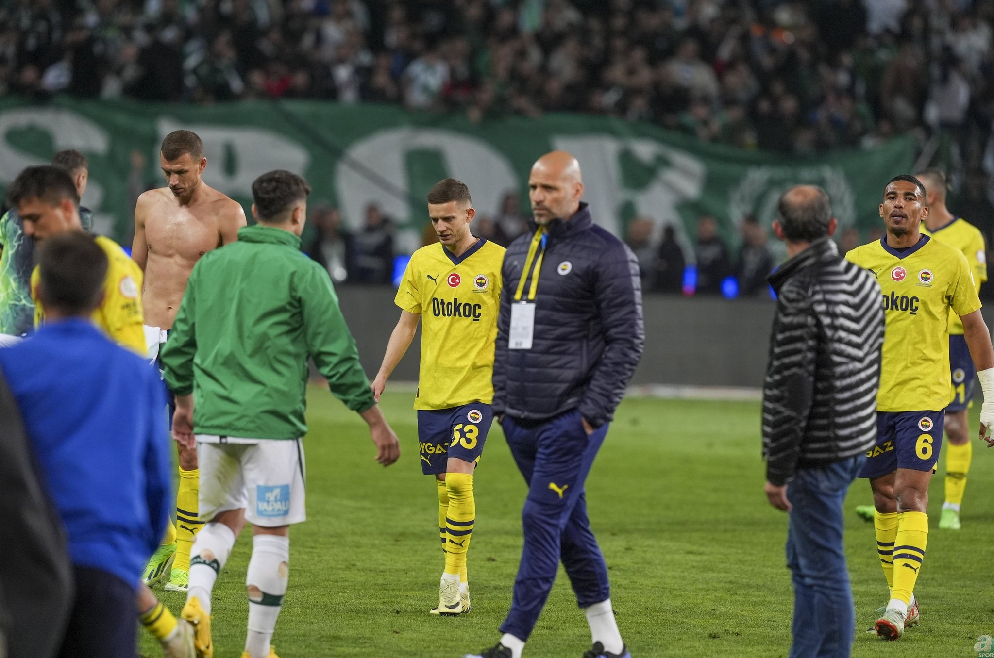 Fenerbahçe’de İsmail Kartal ile yola devam edilecek mi? İşte boşta olan teknik adamlar