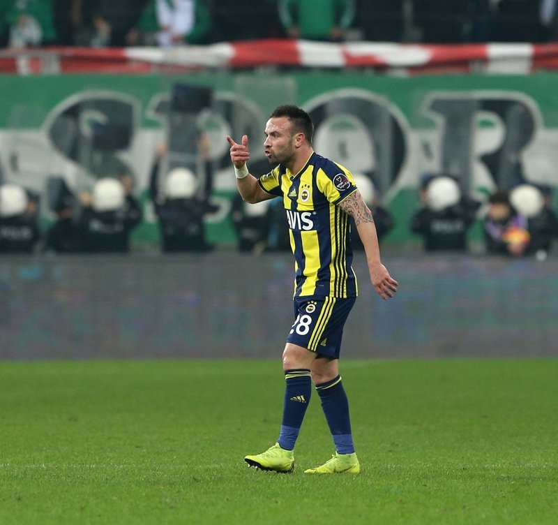 Fenerbahçe’de ilk yolcu belli oldu