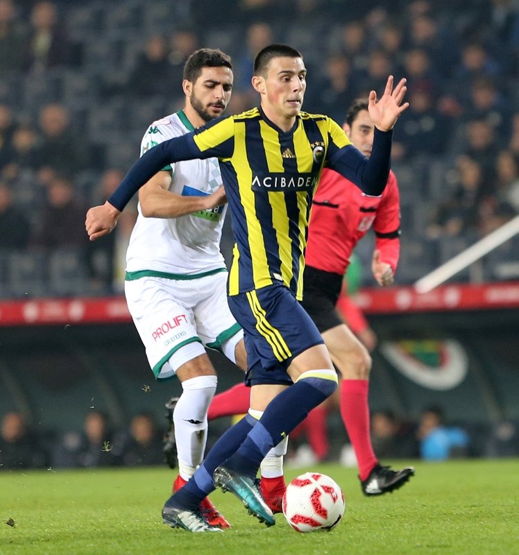 Devlerin gözü Eljif Elmas’ta