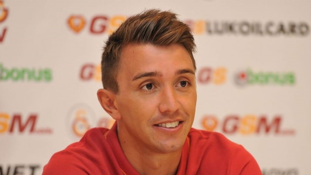 Muslera’ya kale dar geliyor