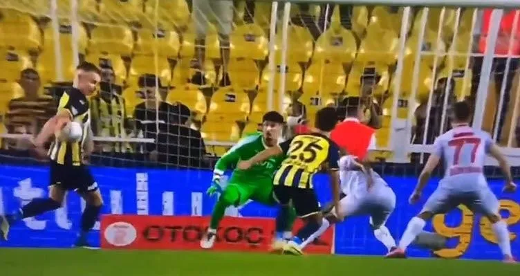 Antalyaspor'dan Fenerbahçe maçında penaltı isyanı! İşte o pozisyon - 2