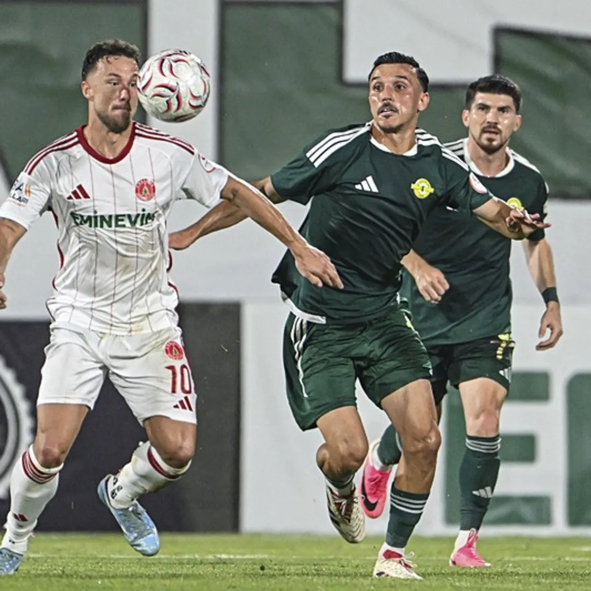 Eminevim Ümraniyespor ile Turka Esenler Erokspor berabere kaldı!