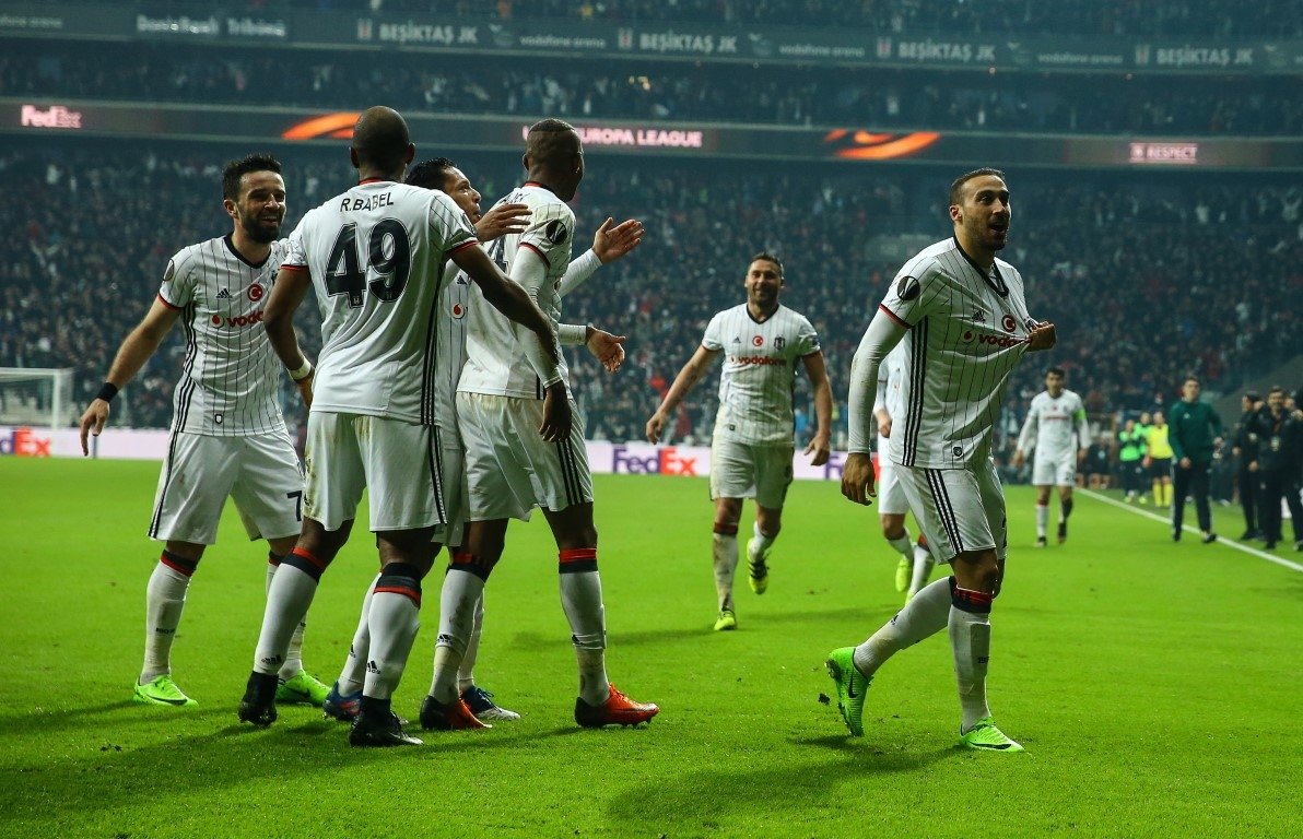 Cenk Tosun ilk peşinde