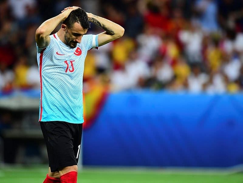 Kendine gel Emre! Yaptığın saygısızlık!