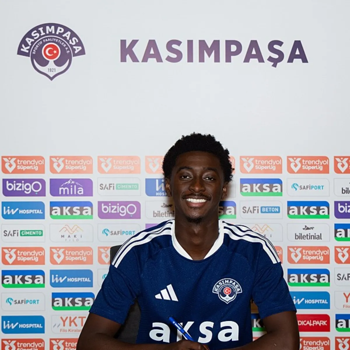 Kasımpaşa, Rak-Sakyi Transferini Bitirdi