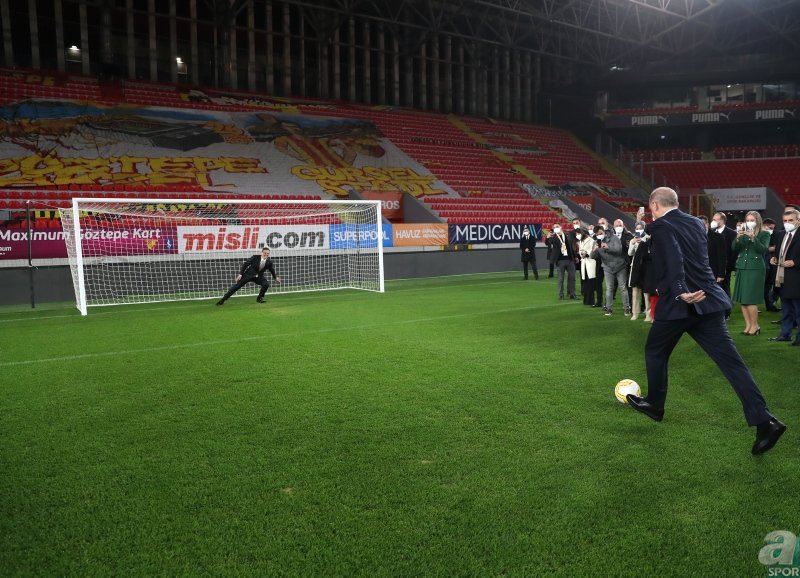 Başkan Recep Tayyip Erdoğan sahalara indi! Durmak yok gollere devam