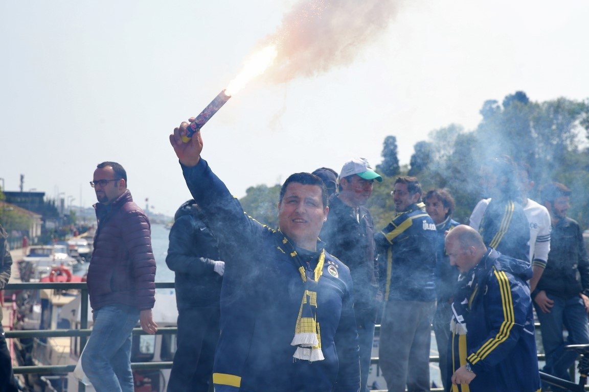 Fenerbahçe taraftarı Türk Telekom Arena’ya geldi