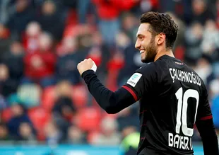 Hakan Çalhanoğlu dünya devine gidiyor