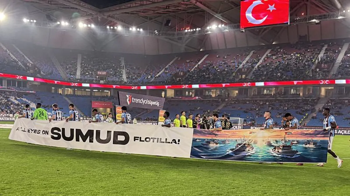 Trabzonspor tribünlerinden Gazze'ye destek!