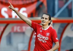 Enes Ünal gollerine devam ediyor