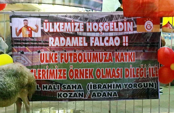 'Falcao gelirse kurban keseceğim' diyen esnaf, sözünü yerine getirdi - 1