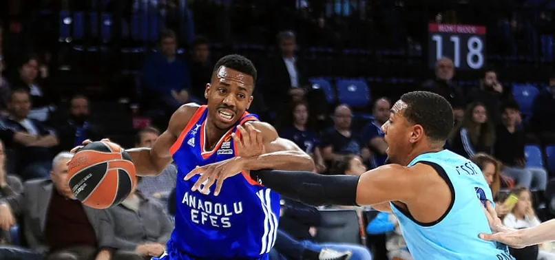 Anadolu Efes'ten Uşak galibiyeti
