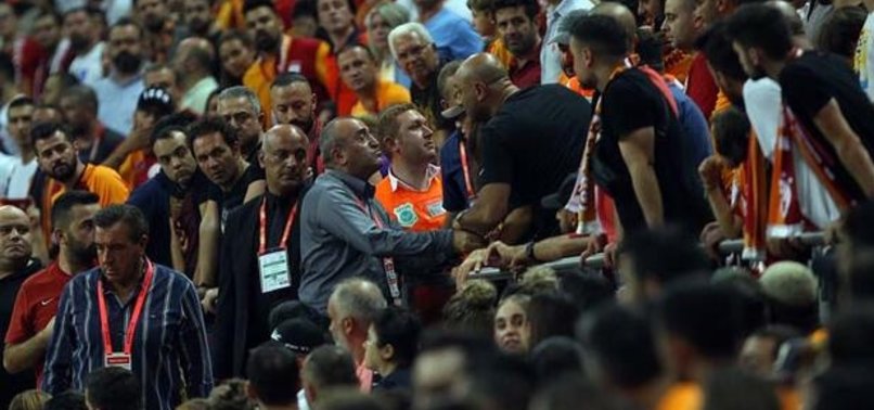 Galatasaray'da büyük gerilim! Abdurrahim Albayrak ve taraftarlar...