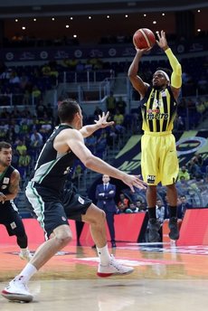 Fenerbahçe, Darüşşafaka Doğuş'u farklı geçti
