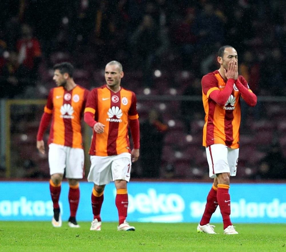 Arena koridorlarında büyük kavga