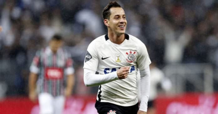 Fenerbahçe transferin son gününde hareketli