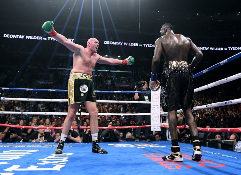Wilder - Fury maçında şok sonuç! İkisi birden sevindi ama...