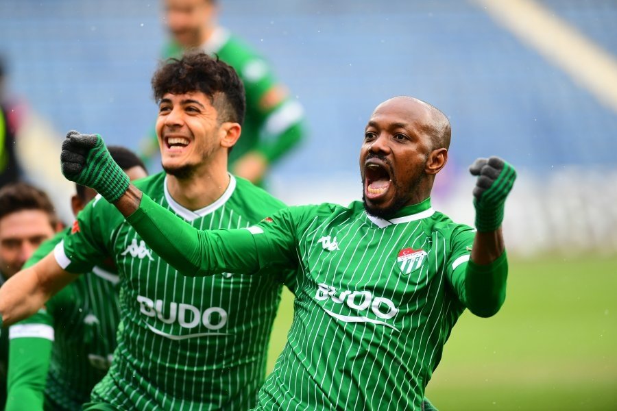 bursaspor zirve takibini surduruyor aspor