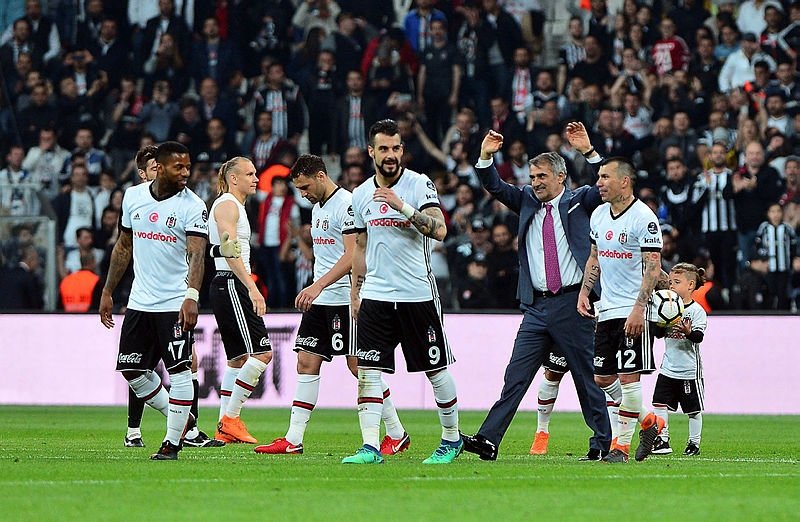 10 yıllık seriyi tarihe gömdü