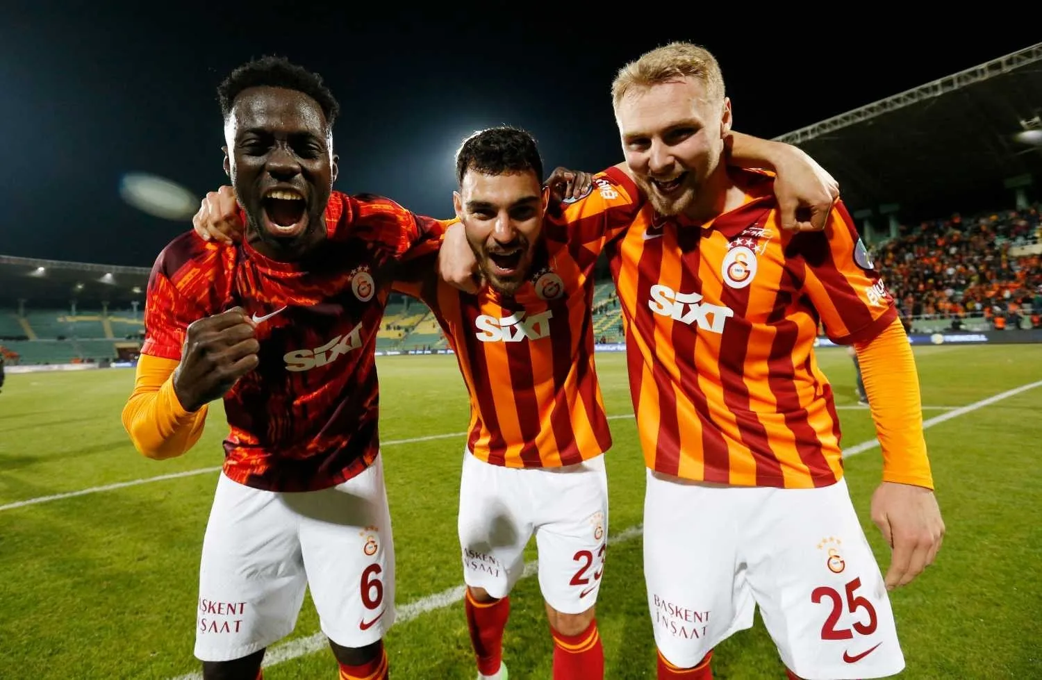 Galatasaray'da ayrılık çok yakın! Transfer görüşmeleri başladı