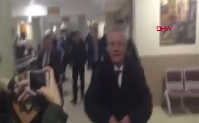 Aziz Yıldırım 'Fenerbahçe' sorusuna sinirlendi: İşte o anlar...