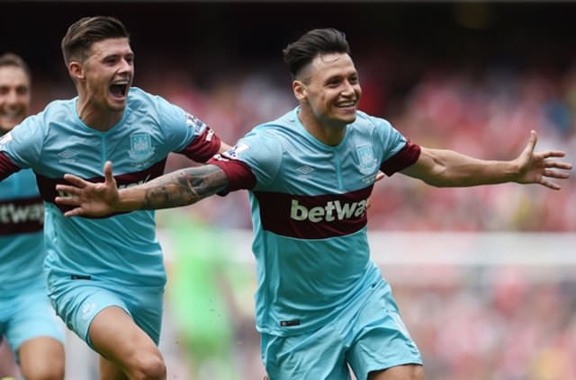 Slaven Bilic İngiltere’de tarih yazıyor