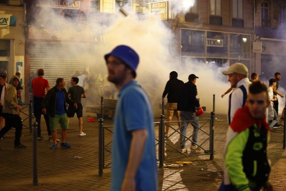 EURO 2016’ya leke düşüren holiganlar!