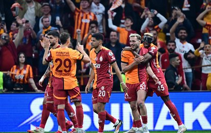 Galatasaray 4-0 Onvo Antalyaspor MAÇ SONUCU-ÖZET Osimhen şov yaptı Cimbom rahat kazandı!