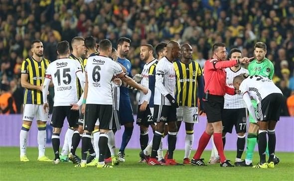 Derbide kavga çıktı