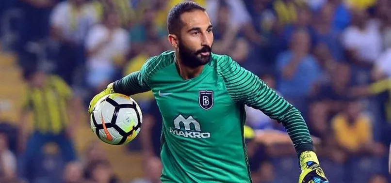 Kadıköy'de Volkan Babacan'a çirkin saldırı