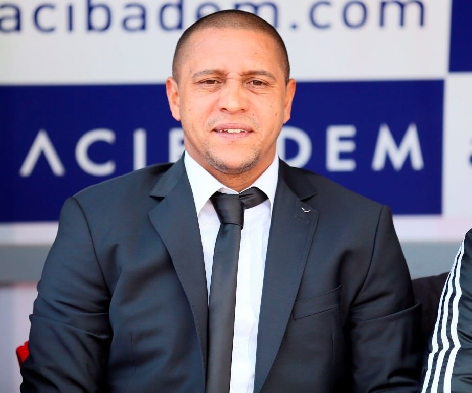 Fenerbahçe’den Roberto Carlos açıklaması