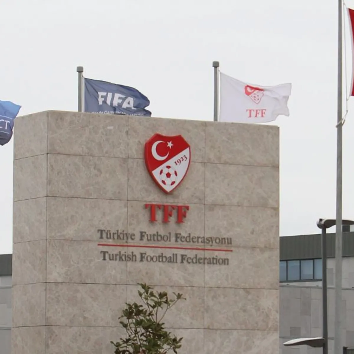 TFF açıkladı:İşte dört büyüklerin kadro listeleri!