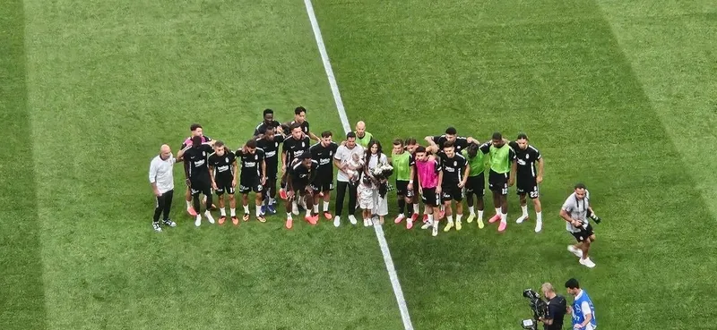 Beşiktaş Necip Uysal'a veda etti! İşte o görüntüler - 2