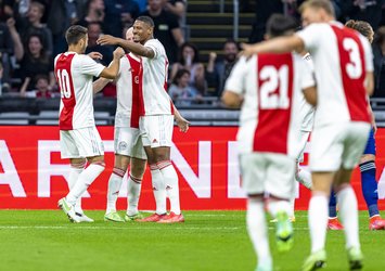 Ajax Leeds'i farklı geçti!