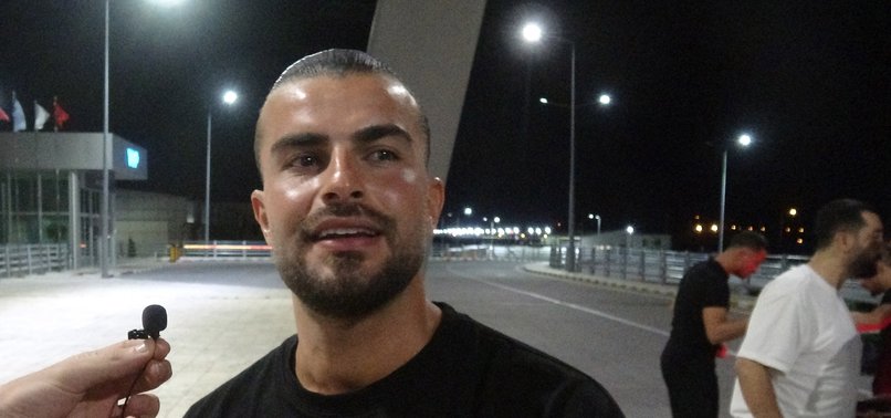 Galatasaray'ın yeni transferi Abdülkerim Bardakcı İstanbul'a geldi