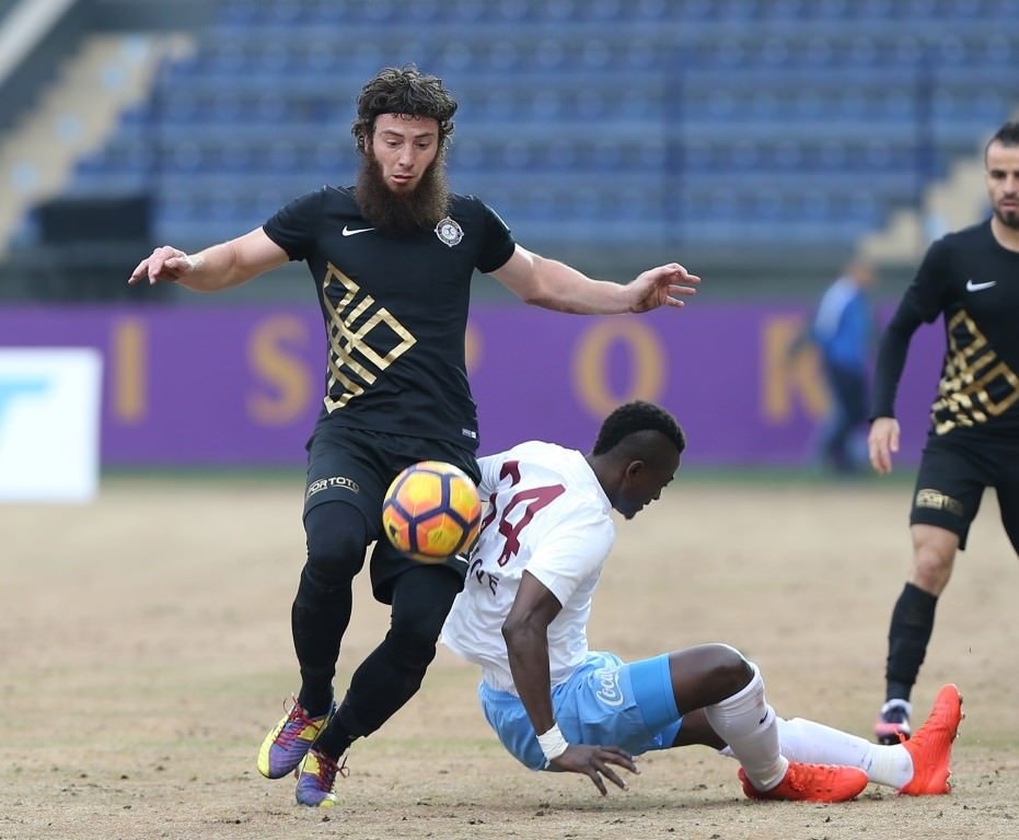 Osmanlıspor-Trabzonspor karşılaşmasından kareler