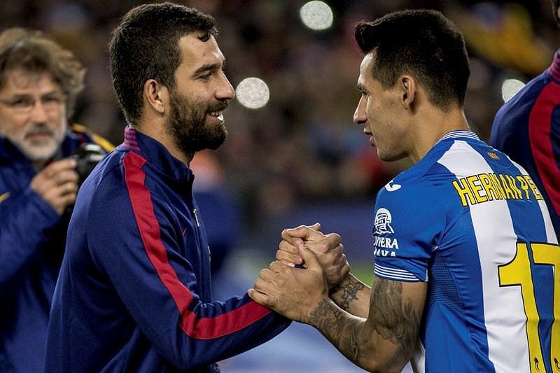 Arda Turan’ın Barcelona’daki ilk maçında olay
