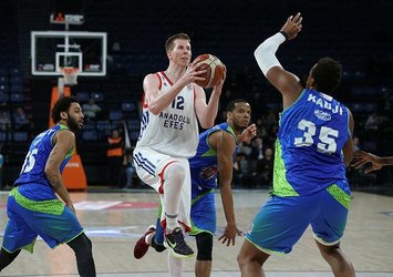 A. Efes'te Brock Motum ile yollar ayrıldı