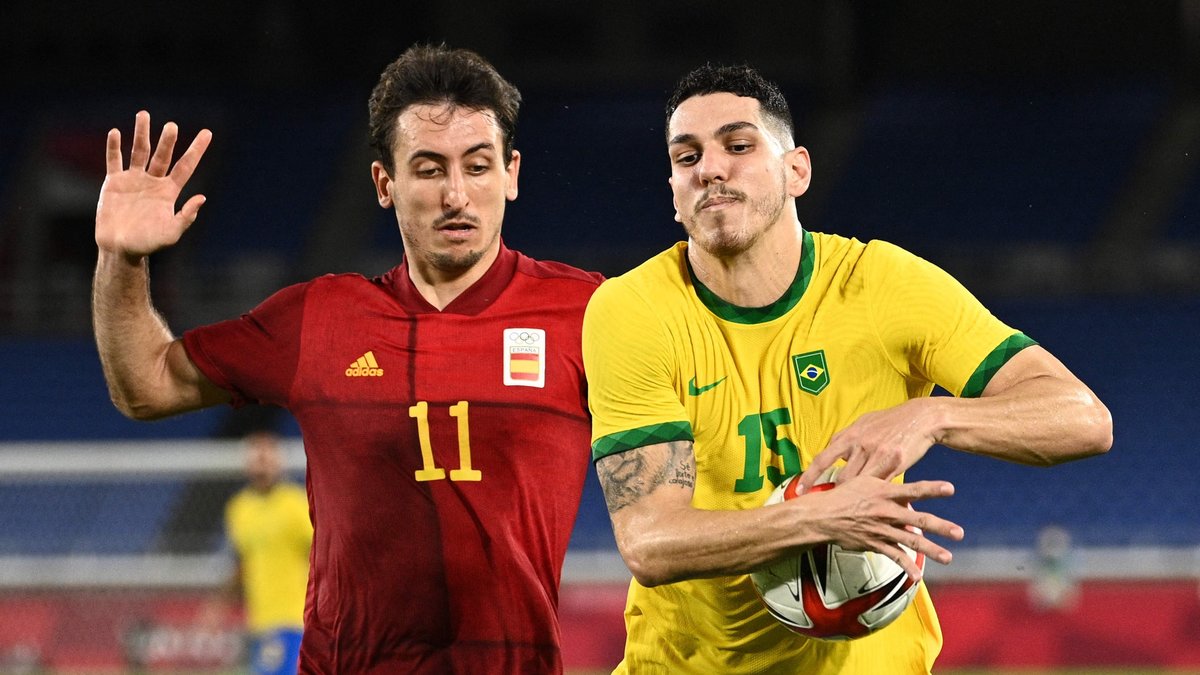 Aslan Brezilyalı stoper için kolları sıvadı! Nino...