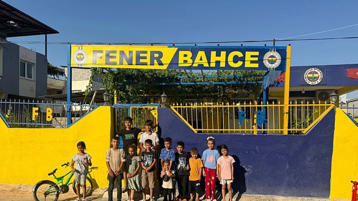 Depremzede taraftardan Fenerbahçe sevgisini yansıtan ev