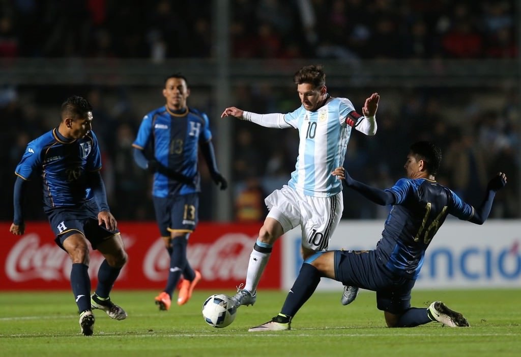 Messi milli maçta sakatlandı