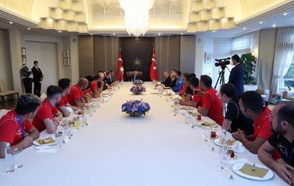 Başkan Recep Tayyip Erdoğan Ampute Futbol Milli Takımı’nı kabul etti!