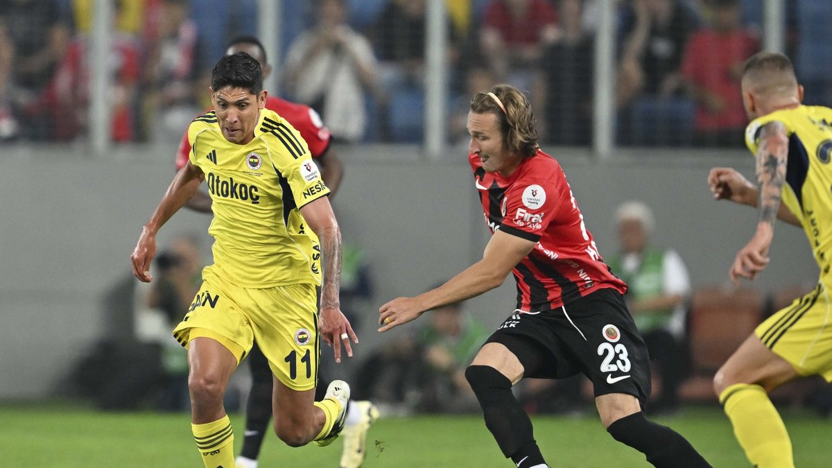 Fenerbahçe'de flaş gelişme! Takıma geri döndü Fenerbahçe'de flaş gelişme! Takıma geri döndü