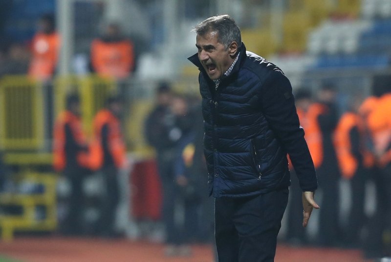 Kasımpaşa - Beşiktaş maçından kareler