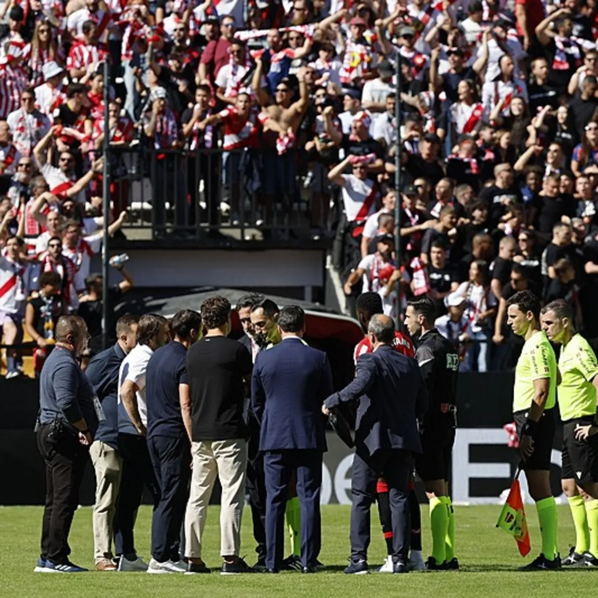 Rayo Vallecano-Athletic Bilbao maçı taraftar protestosuyla tatil edildi